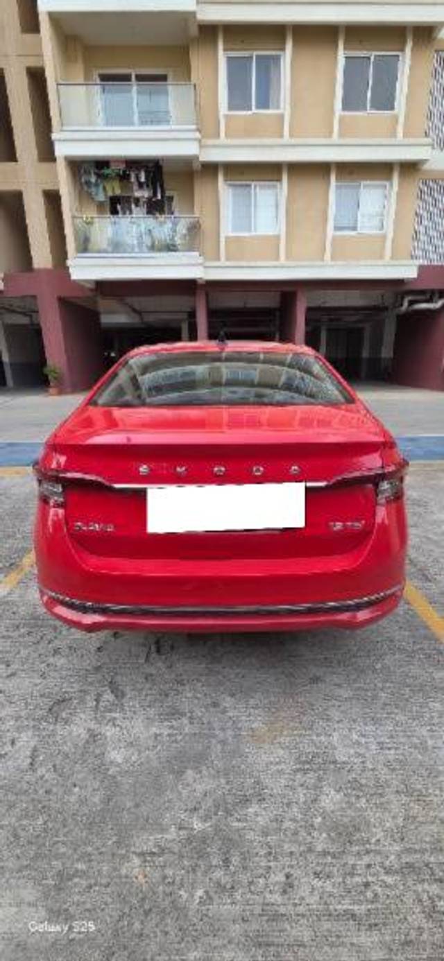 https://images10.gaadi.com/usedcar_image/4622513/original/processed_4f540c67-c71d-456e-a28f-bb157d4fbceb.jpg?imwidth=6401