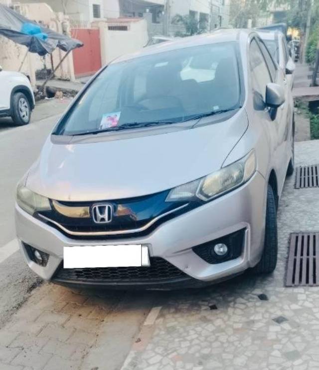 https://images10.gaadi.com/usedcar_image/4622536/original/processed_5395c131-49da-4b33-b56a-f4120ba98bc1.jpg?imwidth=6400