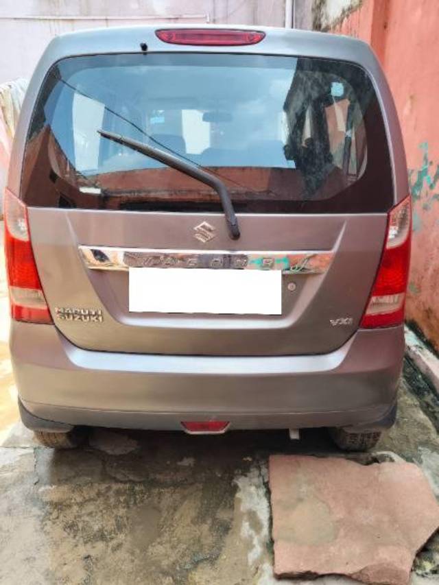 https://images10.gaadi.com/usedcar_image/4622564/original/processed_1c147750-b827-43ad-9566-16f54dab6060.jpg?imwidth=6400