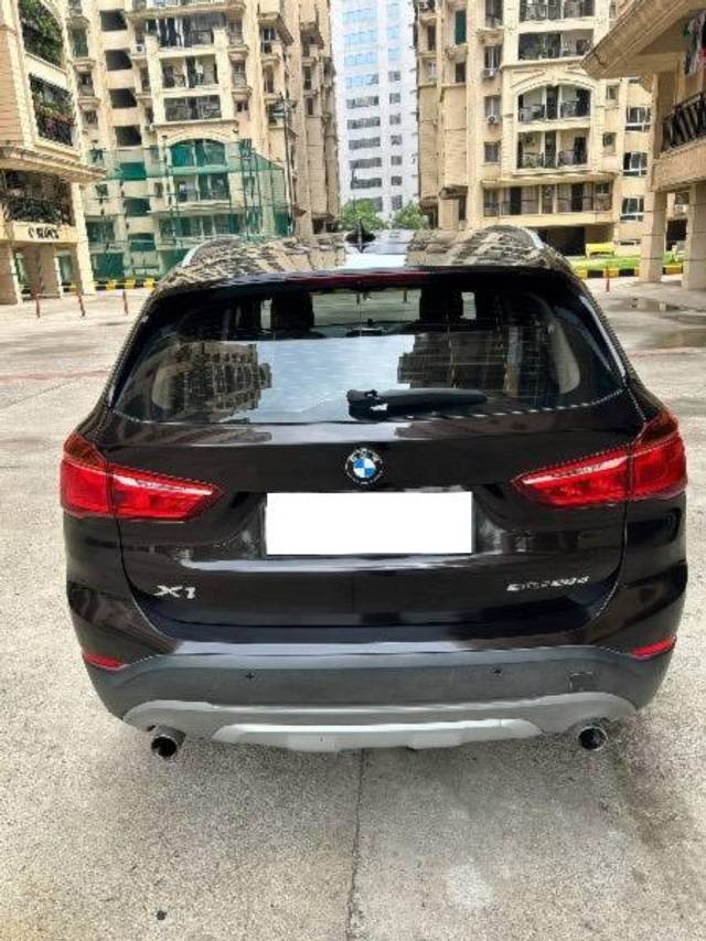 https://images10.gaadi.com/usedcar_image/4622568/original/processed_b8dd521e-1895-4cbc-8443-1d738aeb6430.jpeg?imwidth=6402