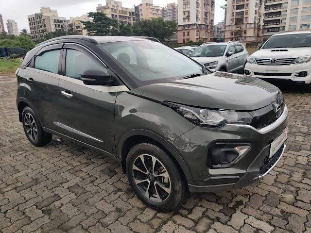 https://images10.gaadi.com/usedcar_image/4622569/original/processed_4bed19d3-dc25-4e7f-9fd6-4ab5a2e57db7.jpeg?imwidth=6400