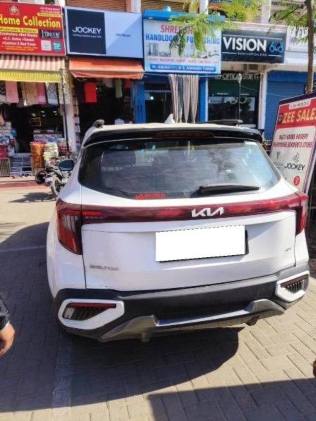 https://images10.gaadi.com/usedcar_image/4622633/original/processed_2396336f-ed7e-4bd8-883d-e9169b2d1de3.jpeg?imwidth=6401