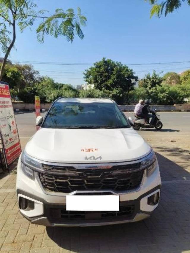 https://images10.gaadi.com/usedcar_image/4622633/original/processed_bb75cd22-a03a-4d82-96e1-1f1f0a9bf987.jpeg?imwidth=6400