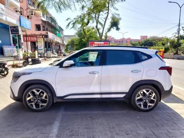 https://images10.gaadi.com/usedcar_image/4622633/original/processed_d0ec2842-82bd-4890-b914-88e8bfb6c052.jpeg?imwidth=6402