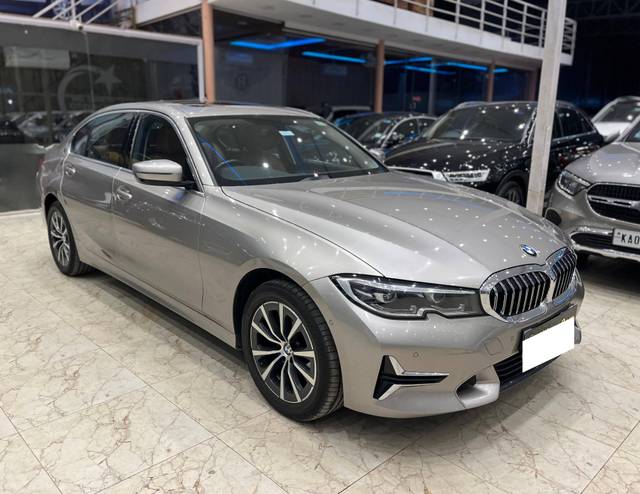 https://images10.gaadi.com/usedcar_image/4622694/original/processed_84035a599bd300b01aa2a30cc59f9372.jpg?imwidth=6400