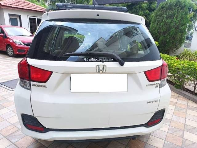 https://images10.gaadi.com/usedcar_image/4622697/original/processed_317a8db0-6790-4097-b4ff-fb9c04d54712.jpg?imwidth=6401