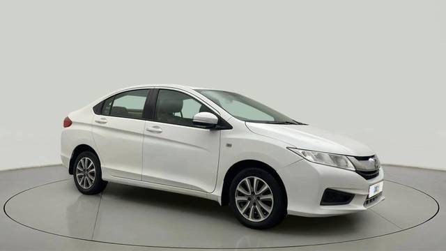https://images10.gaadi.com/usedcar_image/4622702/original/8a629649bd1fa03a5ec58dbf7cff9298.jpg?imwidth=6400