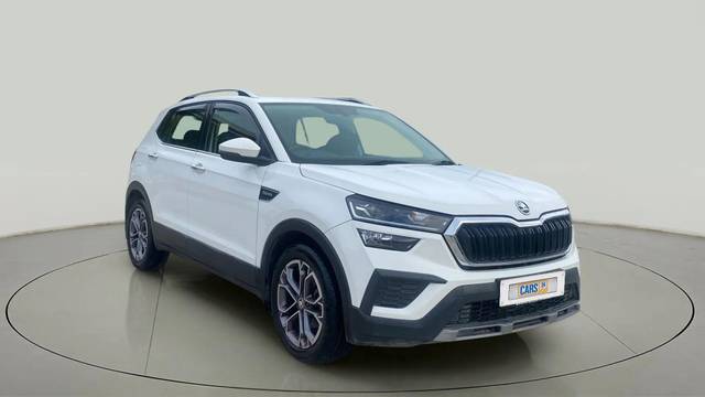 https://images10.gaadi.com/usedcar_image/4622715/original/8a84689738267e35888f2a2937e65e68.jpg?imwidth=6400
