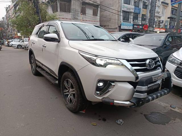 https://images10.gaadi.com/usedcar_image/4622716/original/processed_7ae1eff3a07bc2867d6e3dc3092cdbac.jpg?imwidth=6400