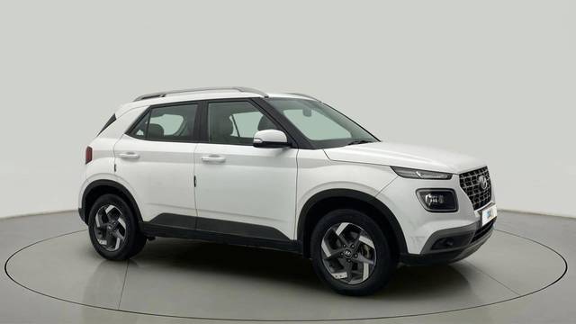 https://images10.gaadi.com/usedcar_image/4622720/original/543628de544e66b47f9b497c00d74e2b.jpg?imwidth=6400