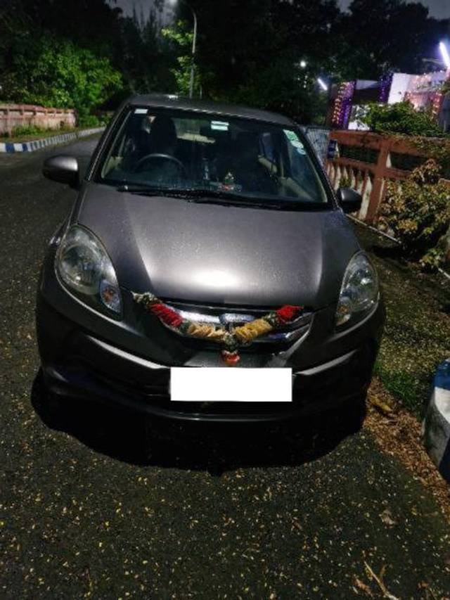 https://images10.gaadi.com/usedcar_image/4622742/original/processed_03d88f84-1868-4827-85e8-31ff88f2e277.jpg?imwidth=6401