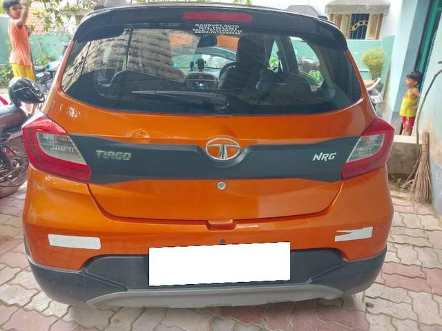 https://images10.gaadi.com/usedcar_image/4622771/original/processed_1ede64ea-d2be-4960-91d5-b2164788ac43.jpg?imwidth=6401