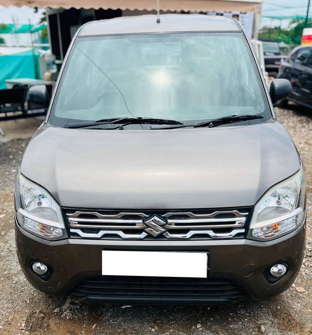https://images10.gaadi.com/usedcar_image/4622792/original/processed_fc1689aa-0b7f-4c09-b2a9-b10e57bf29af.jpg?imwidth=6400