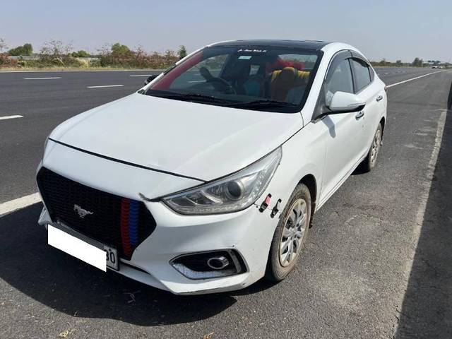 https://images10.gaadi.com/usedcar_image/4622795/original/processed_6c638a3c-41b9-4383-a9ef-558d0676dd76.jpg?imwidth=6401