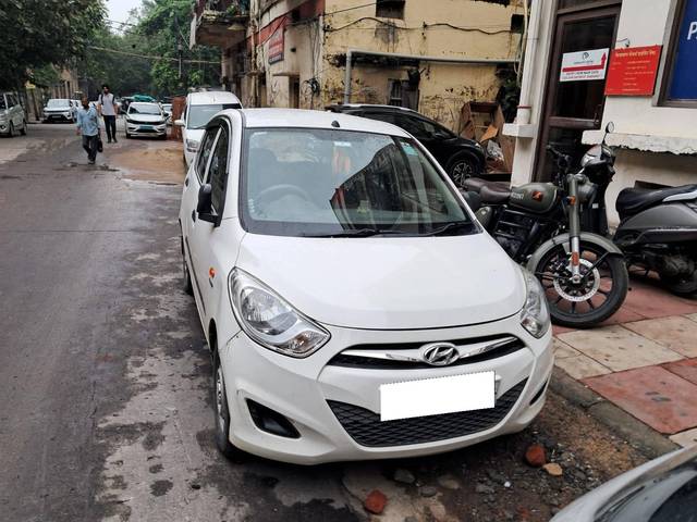 https://images10.gaadi.com/usedcar_image/4622828/original/processed_4a8138e5-0157-4d6d-b5cb-2a0d8a4e341a.jpg?imwidth=6401