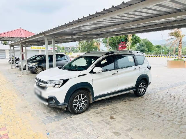 https://images10.gaadi.com/usedcar_image/4622840/original/3394aa8b-31dc-44a7-a1d9-3b75cb036f34.png?imwidth=6402