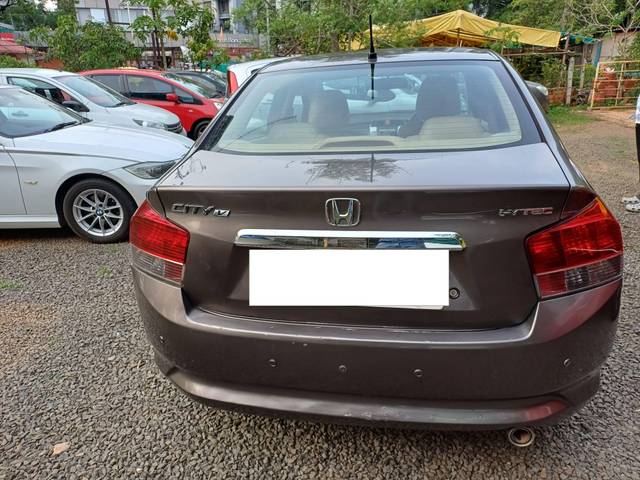 https://images10.gaadi.com/usedcar_image/4622855/original/processed_7bcac99c74a33a81feb8b1bd3c22ffd3.jpg?imwidth=6401