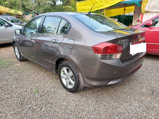 https://images10.gaadi.com/usedcar_image/4622855/original/processed_be9979e6a76b5b7fb1611f6321b2cf3c.jpg?imwidth=6402