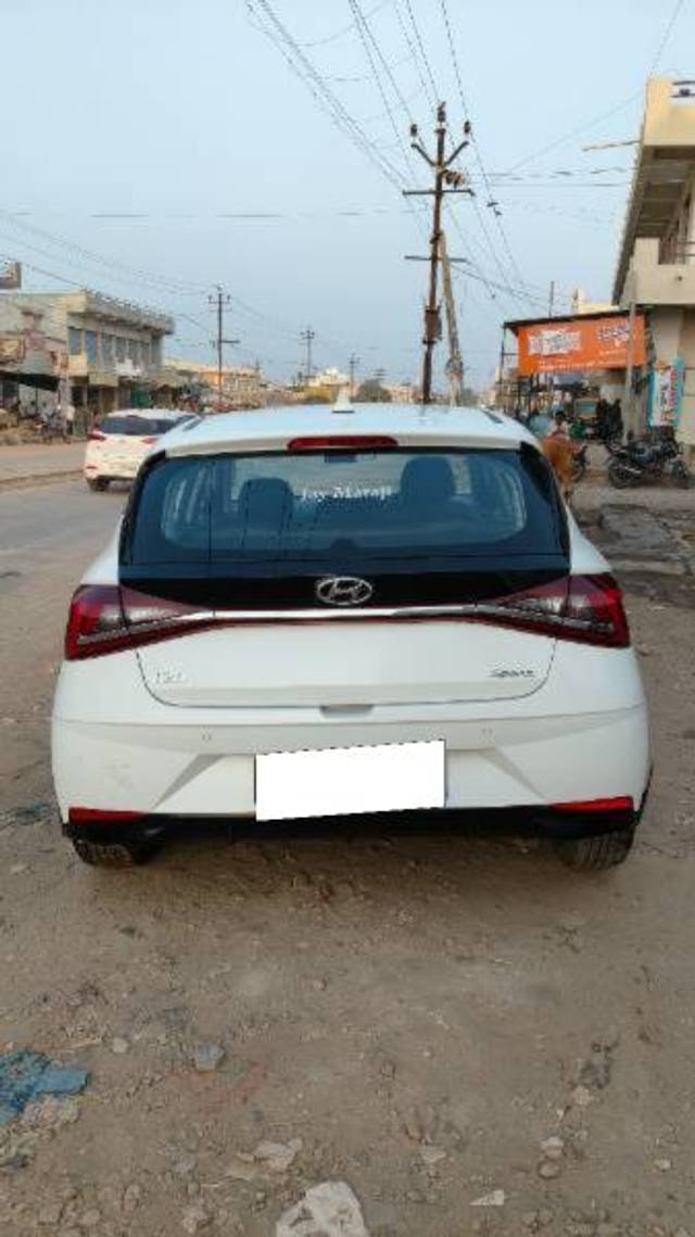 https://images10.gaadi.com/usedcar_image/4622857/original/processed_0c1fc17d-eacf-49af-84b2-90cf37f4f759.jpg?imwidth=6402