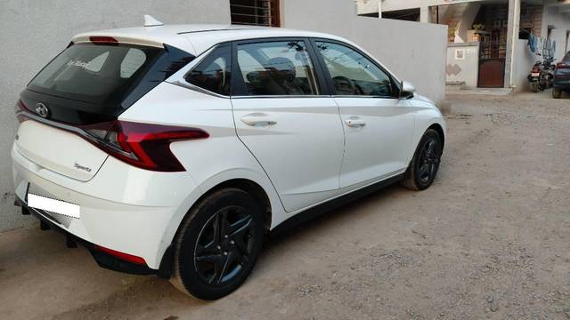 https://images10.gaadi.com/usedcar_image/4622857/original/processed_3358953c-5419-4eb7-92dc-58aca79006c5.jpg?imwidth=6401