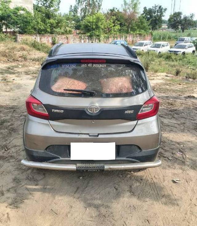 https://images10.gaadi.com/usedcar_image/4622867/original/processed_6033abef-5a8c-4b93-aa63-624cdd8e9524.jpg?imwidth=6400