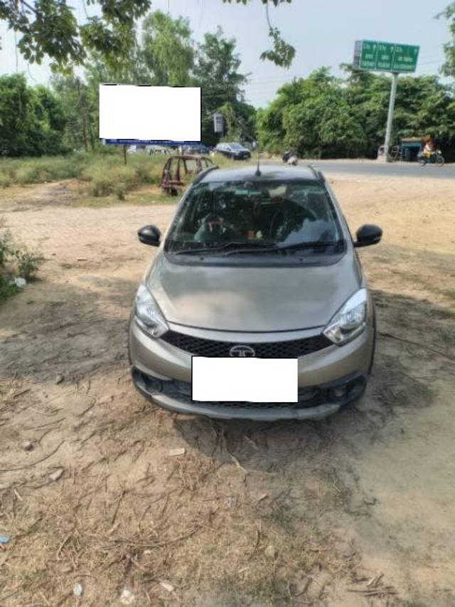 https://images10.gaadi.com/usedcar_image/4622867/original/processed_f17fcd26-4151-4480-b4f6-a1102ace896d.jpg?imwidth=6401