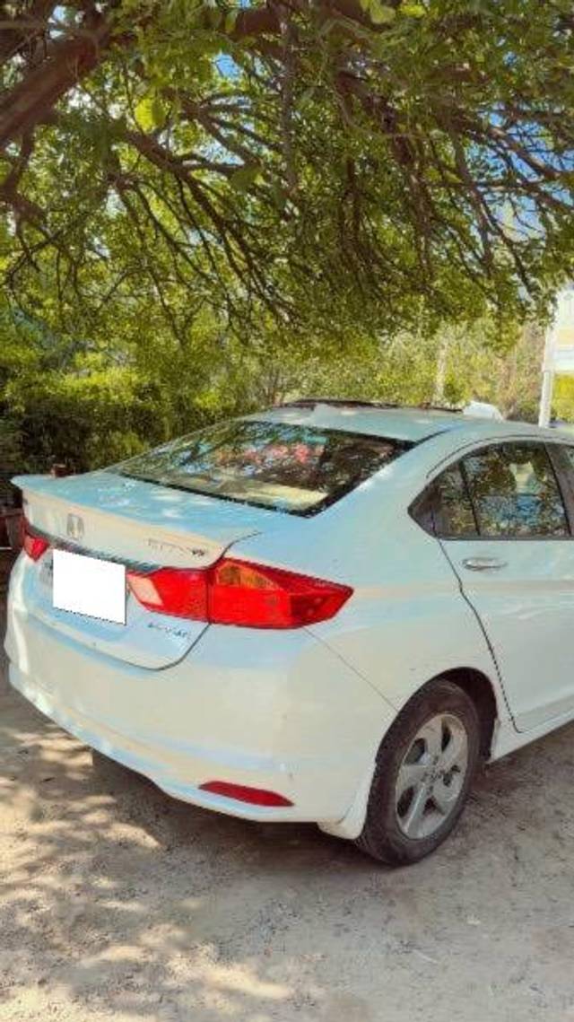 https://images10.gaadi.com/usedcar_image/4622910/original/processed_638cddfe-ef7b-49f3-948b-86f610062c74.jpeg?imwidth=6401