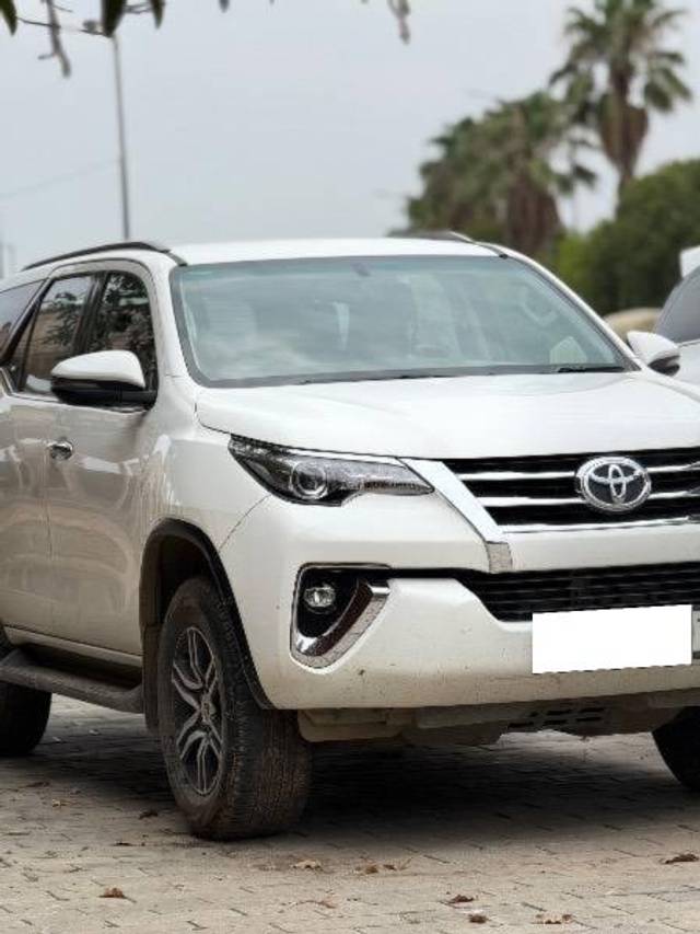 https://images10.gaadi.com/usedcar_image/4622915/original/processed_4b526a14-ce17-4aee-9e94-fa5a5c4590ea.jpeg?imwidth=6400