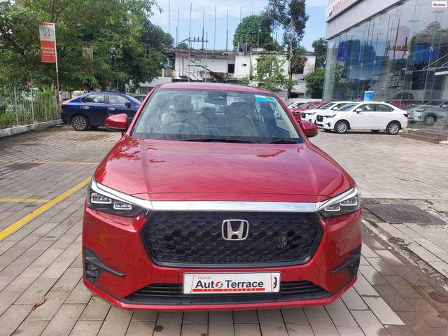 https://images10.gaadi.com/usedcar_image/4622941/original/a1dfdc44f8b4abc997e2c0f1a47a6a27.jpg?imwidth=6400