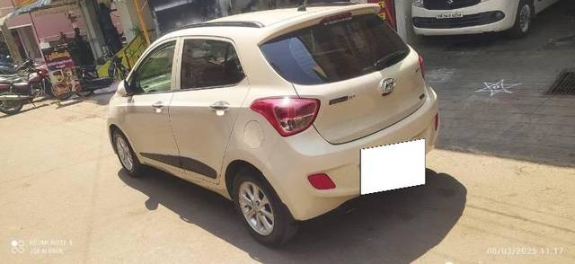 https://images10.gaadi.com/usedcar_image/4622956/original/processed_955835fe-bb58-4f08-b847-8abd68caafa1.jpeg?imwidth=6402