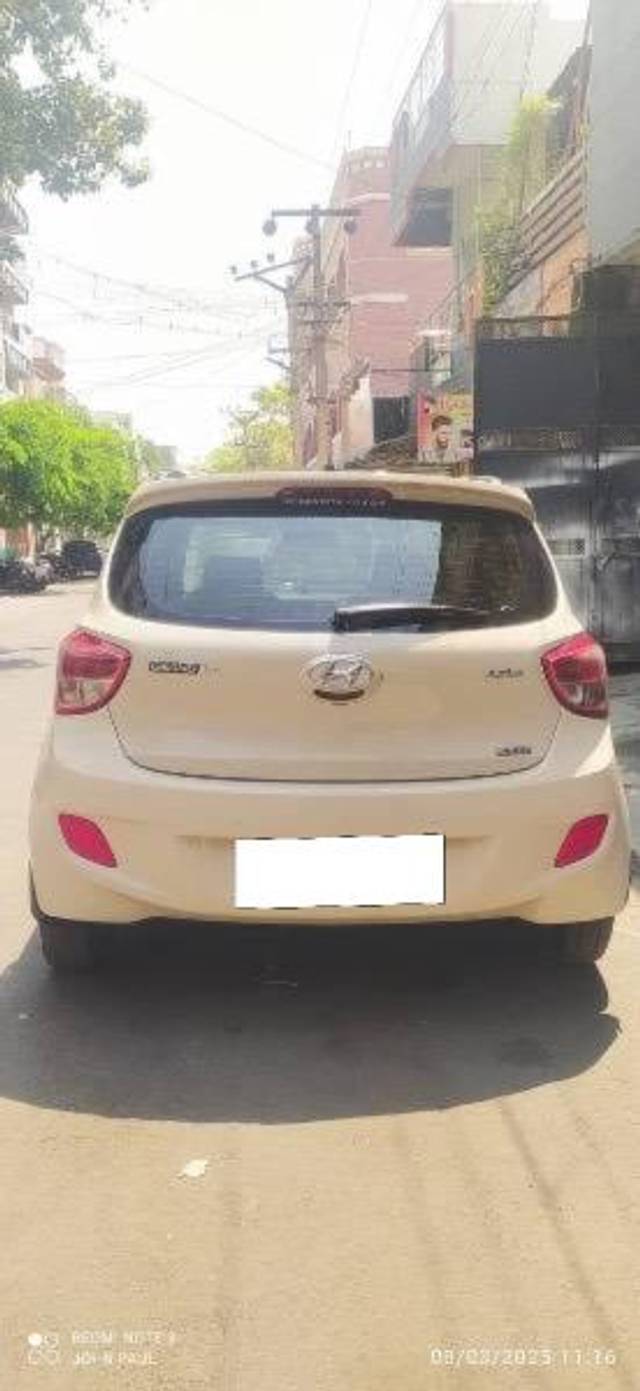 https://images10.gaadi.com/usedcar_image/4622956/original/processed_e4129892-7354-4a3d-b99e-504d14600470.jpeg?imwidth=6401