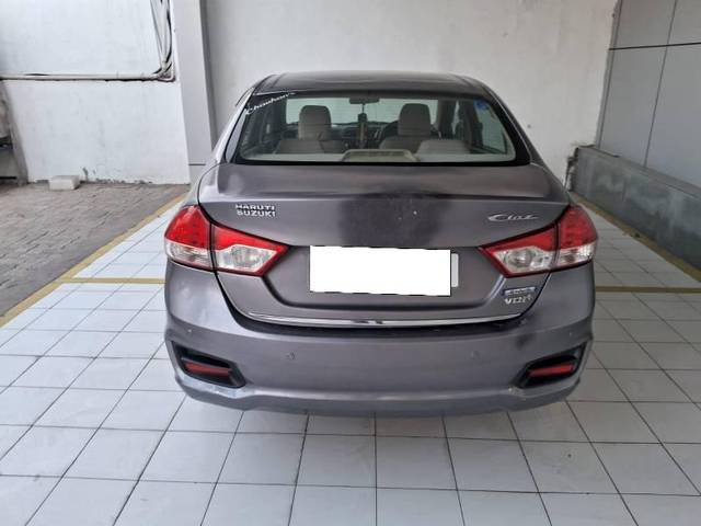 https://images10.gaadi.com/usedcar_image/4622957/original/processed_50704e93-84d0-4d69-ae0b-6a72244fc1c3.jpg?imwidth=6402