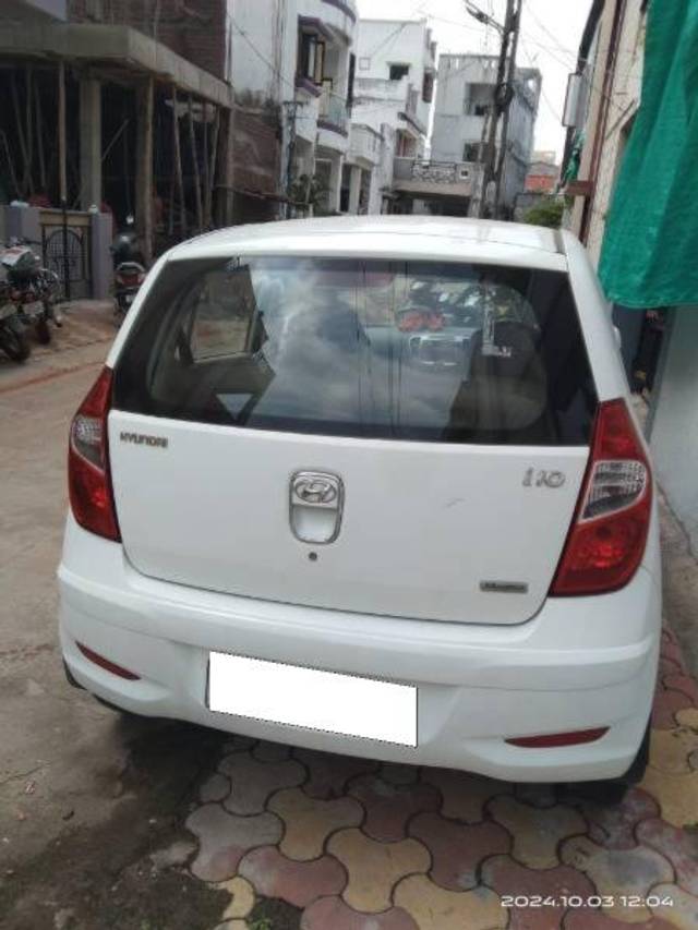 https://images10.gaadi.com/usedcar_image/4622977/original/processed_1579835a-fb7f-4a72-aaf7-9d969eab27a8.jpg?imwidth=6401