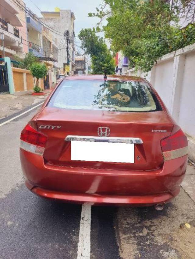 https://images10.gaadi.com/usedcar_image/4623016/original/processed_3f42b76a-98ad-4c64-a216-5982449a198e.jpg?imwidth=6401