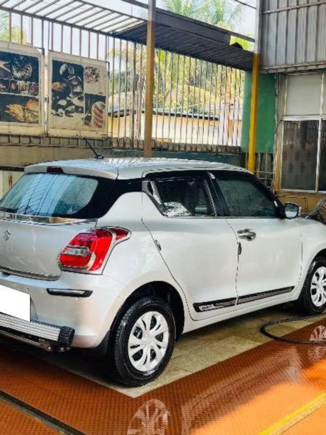 https://images10.gaadi.com/usedcar_image/4623070/original/processed_7cbc5e50-1eb4-487a-94c9-50eb519be697.jpeg?imwidth=6401