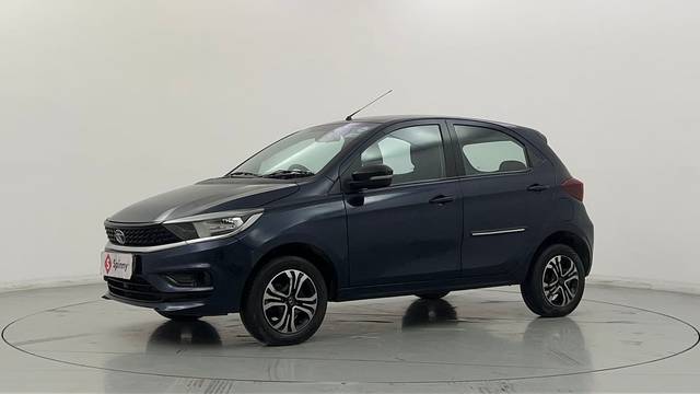 https://images10.gaadi.com/usedcar_image/4623073/original/40225755447e3946fabfb8c4e623820b.JPG?imwidth=6400