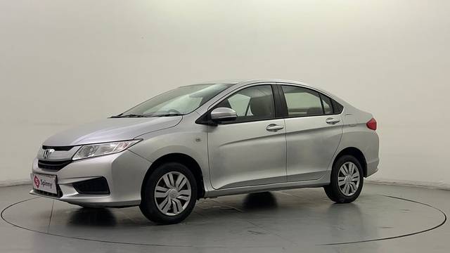 https://images10.gaadi.com/usedcar_image/4623074/original/85ccfc86f9a6e0390656c59b92282f31.JPG?imwidth=6400