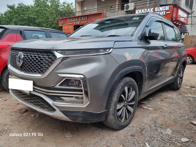 https://images10.gaadi.com/usedcar_image/4623095/original/processed_b7d2745b749e0105fe64dfe263f04809.jpg?imwidth=6402