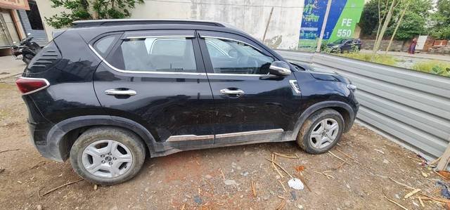 https://images10.gaadi.com/usedcar_image/4623105/original/processed_d364c3b5-7523-4c7a-b06e-774353b30c30.jpg?imwidth=6402