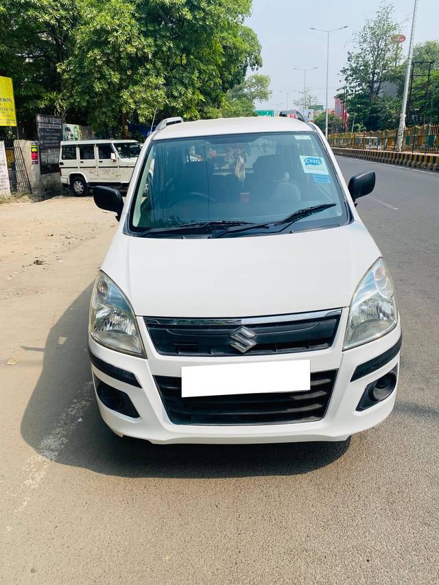 https://images10.gaadi.com/usedcar_image/4623165/original/processed_3892b801-4937-4892-805c-ca2d4a41b0ce.jpg?imwidth=6400