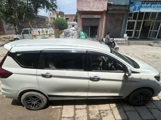 https://images10.gaadi.com/usedcar_image/4623186/original/processed_23fcff35-87e2-4352-8344-093f3ee853c4.jpg?imwidth=6401