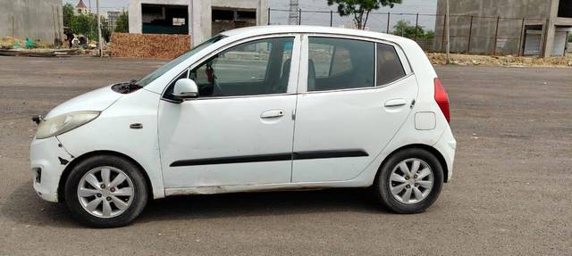 https://images10.gaadi.com/usedcar_image/4623207/original/processed_2e3e4813-8c71-47f8-adab-af0742af0d67.jpg?imwidth=6402