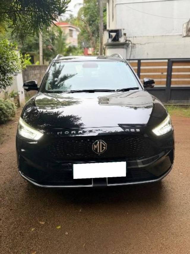 https://images10.gaadi.com/usedcar_image/4623212/original/processed_b30b986f-677f-4d78-985e-ae8e6329f7da.jpeg?imwidth=6400