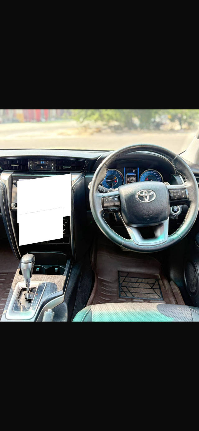 https://images10.gaadi.com/usedcar_image/4623213/original/processed_663ca3a4-a1dd-430e-9200-676d9b5a3899.png?imwidth=6401