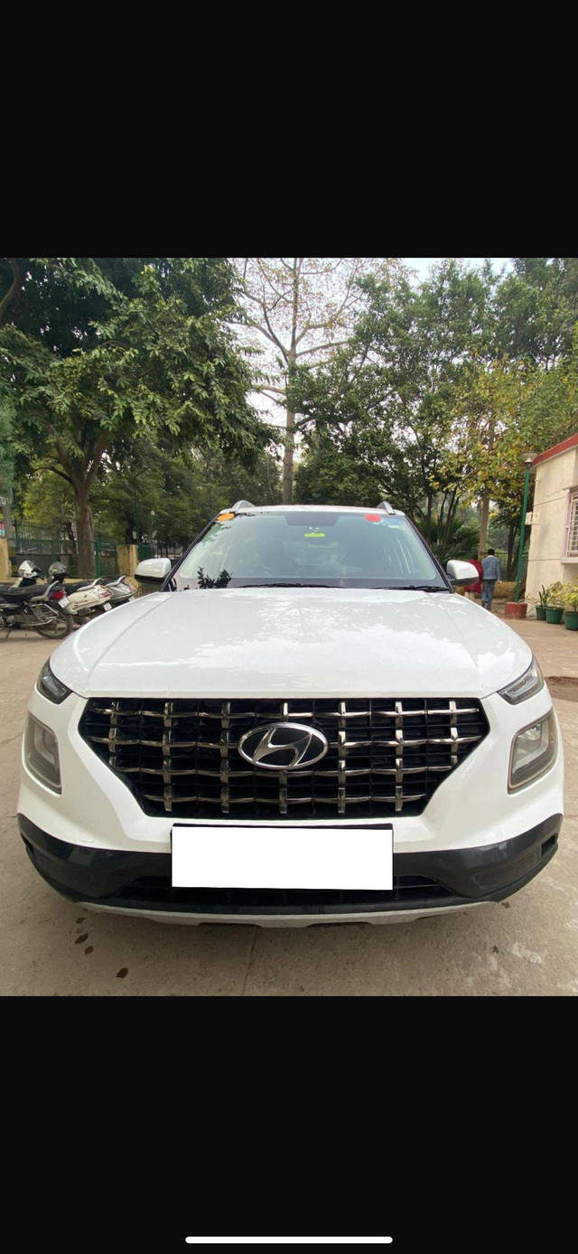 https://images10.gaadi.com/usedcar_image/4623218/original/processed_33f045d9-63d5-4059-897b-132aa51b1c21.png?imwidth=6400
