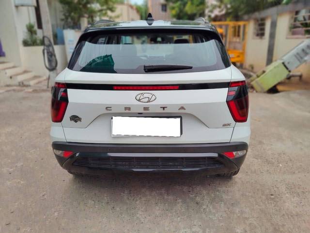 https://images10.gaadi.com/usedcar_image/4623245/original/processed_b0bb2eb5fe95794f22c11cdadbf62203.jpg?imwidth=6402