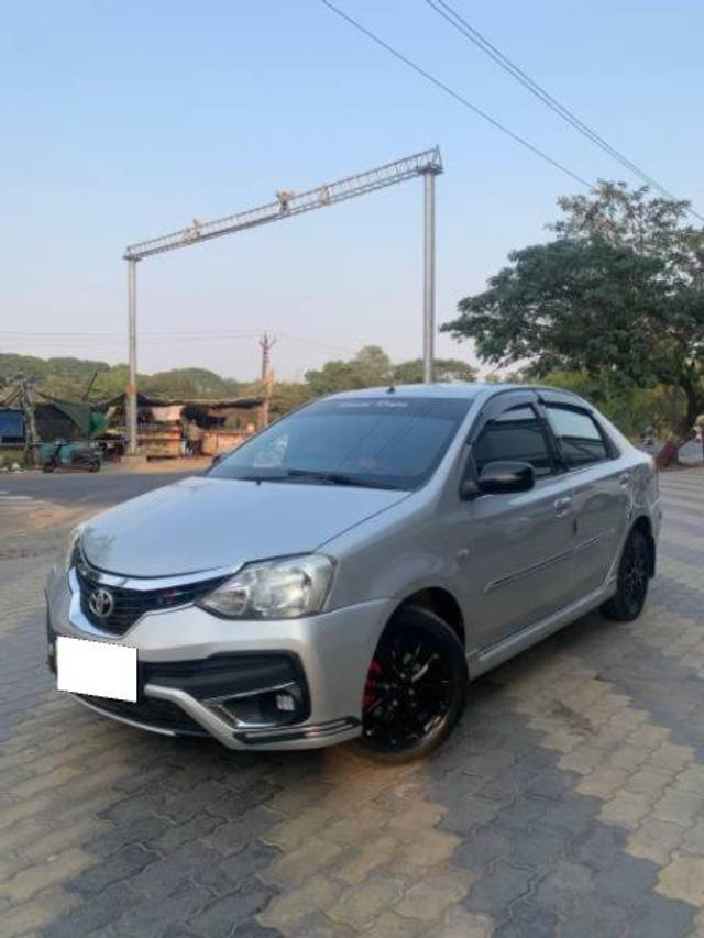 https://images10.gaadi.com/usedcar_image/4623251/original/processed_76ac7b67-8d16-494b-a7c4-bd43668123db.jpg?imwidth=6400