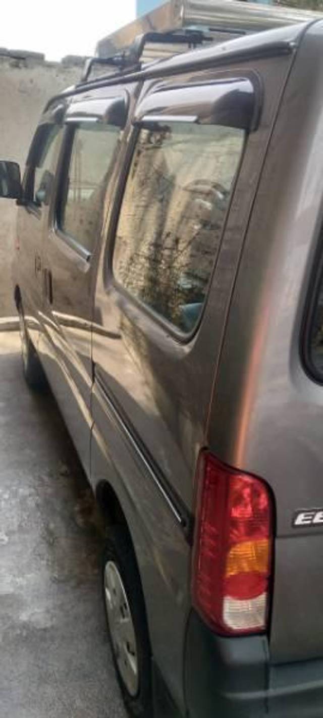 https://images10.gaadi.com/usedcar_image/4623253/original/processed_8fd3fca7-a58c-40c2-be63-4d314315019c.jpg?imwidth=6402