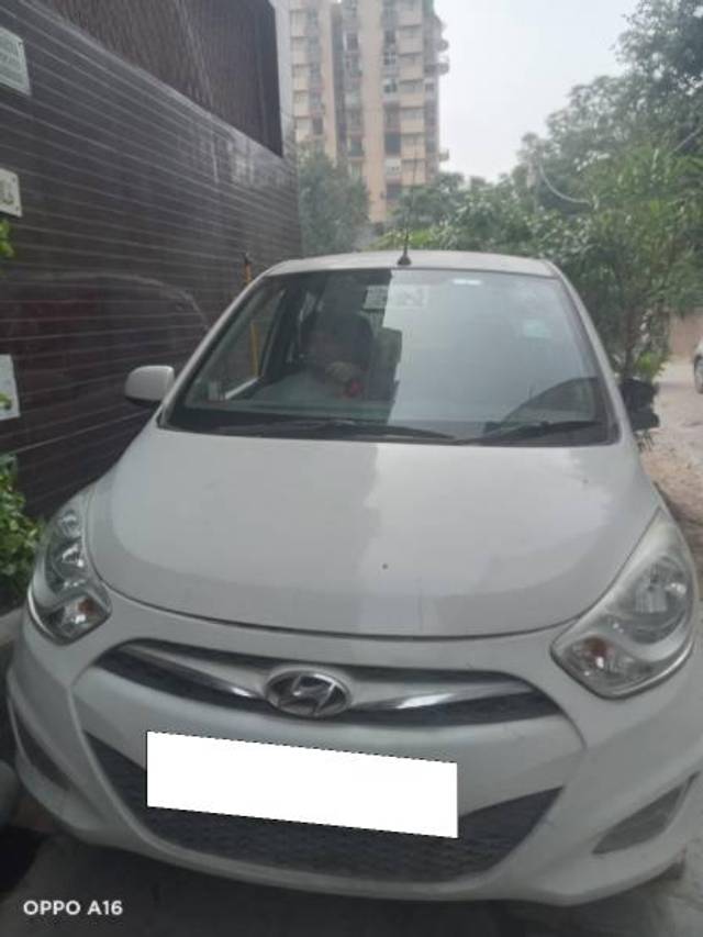 https://images10.gaadi.com/usedcar_image/4623256/original/processed_b10eeee1-d64f-4ab9-92b9-56be2100281c.jpg?imwidth=6400