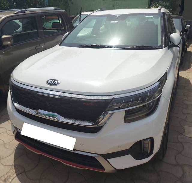 https://images10.gaadi.com/usedcar_image/4623257/original/processed_9d7592988b87c2dbd5950263dcff96a5.png?imwidth=6401